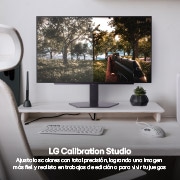LG Colbration Studio Monitor LG UltraGear™ GX7 OLED QHD
